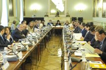 Representantes del Ministerio de Hacienda y Administraciones Públicas y de la FEMP, durante una reunión de la CNAL